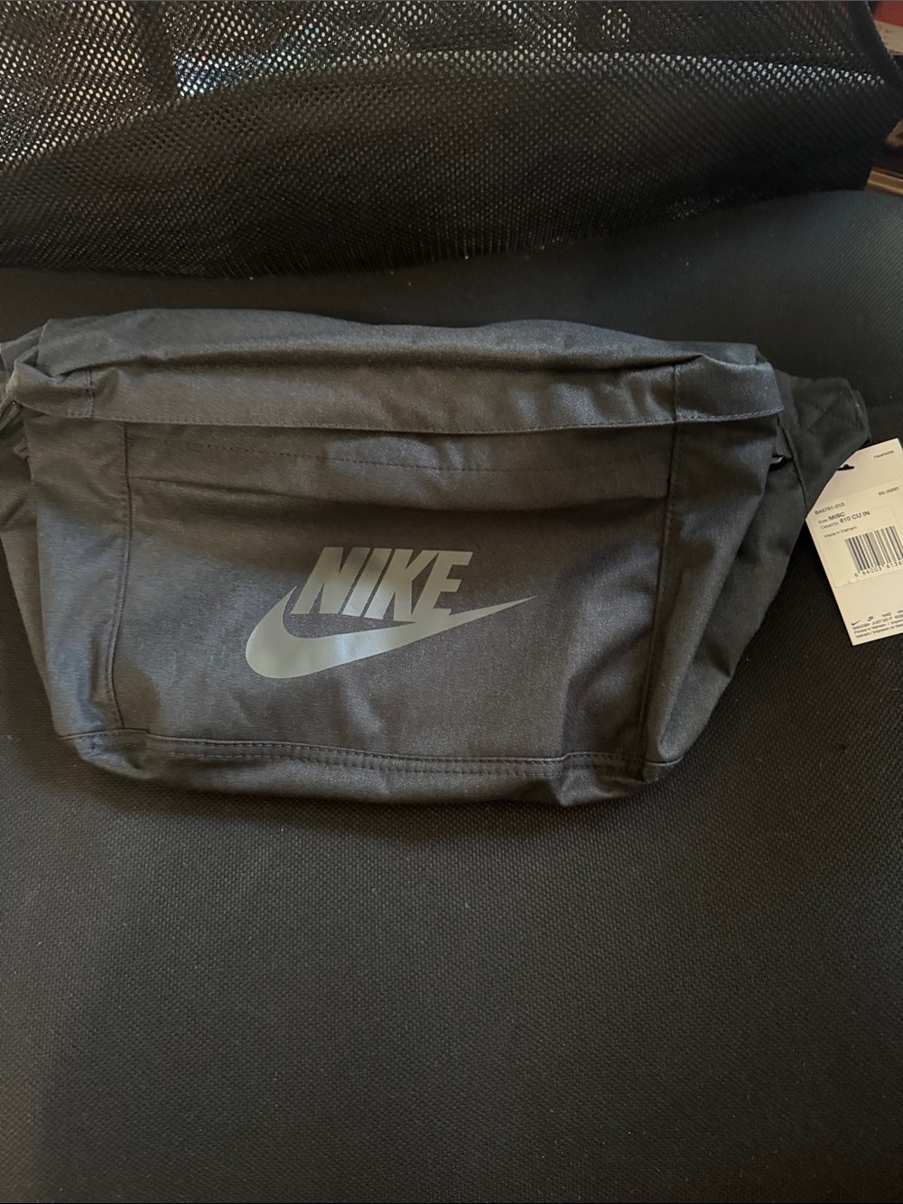 Nike Men’s Black Reflective Logo Waist Pack